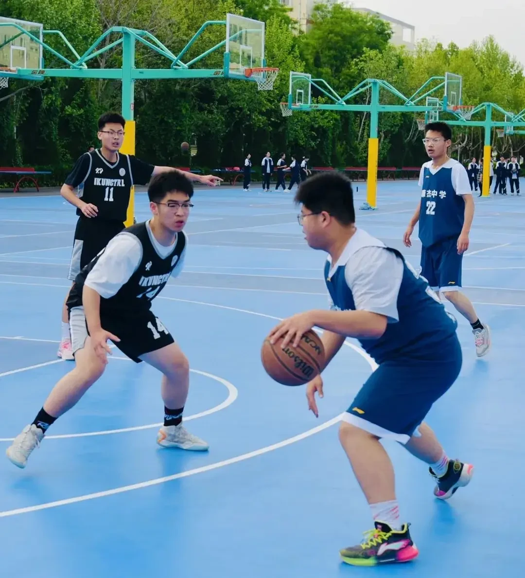 为什么参加篮球辅导可以帮助孩子更好地成长_1
